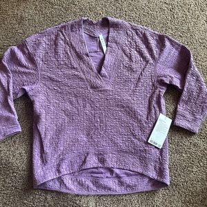 Lululemon Rippled V-Neck Pullover NWT $128
